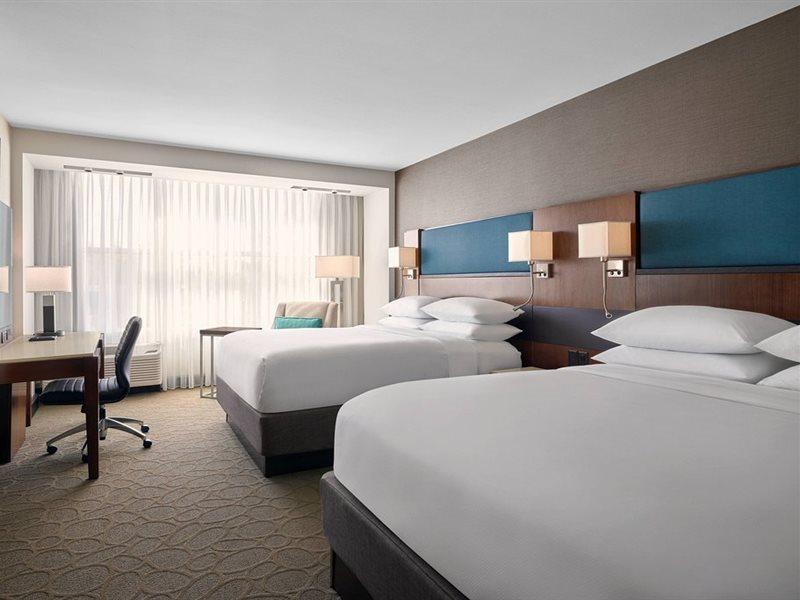 Delta Hotels By Marriott Milwaukee Northwest Menomonee Falls Exterior photo